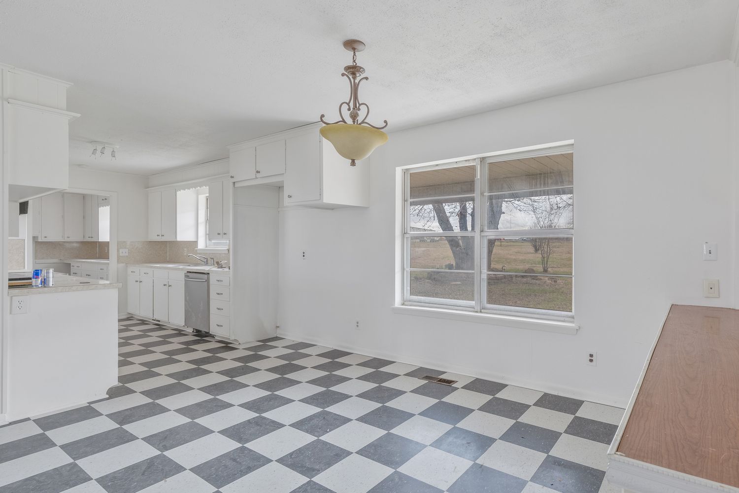 1706 N 161st East Ave, Tulsa, OK 74116